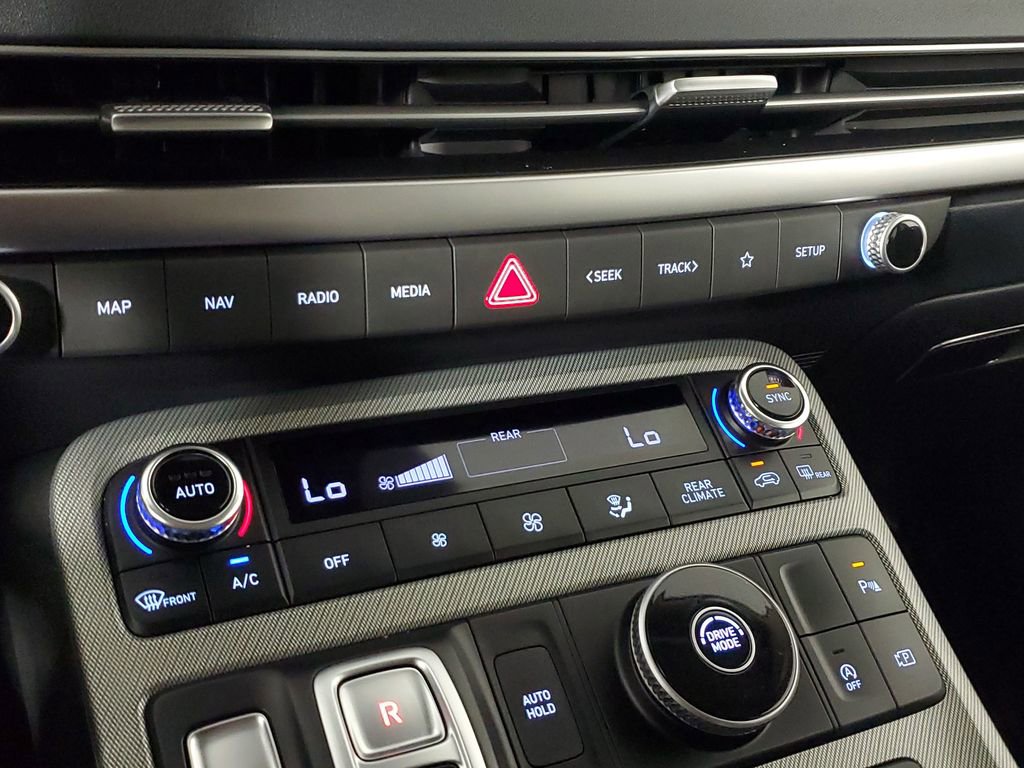 Used 2025 Hyundai Palisade SEL FWD image 15