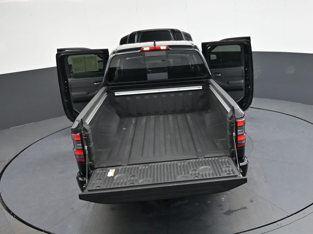 Used 2024 Nissan Frontier SV image 43