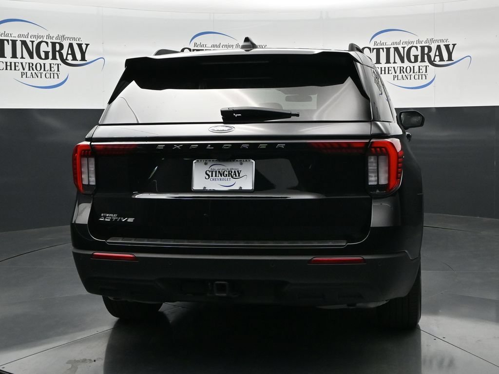 Used 2025 Ford Explorer Active RWD image 6