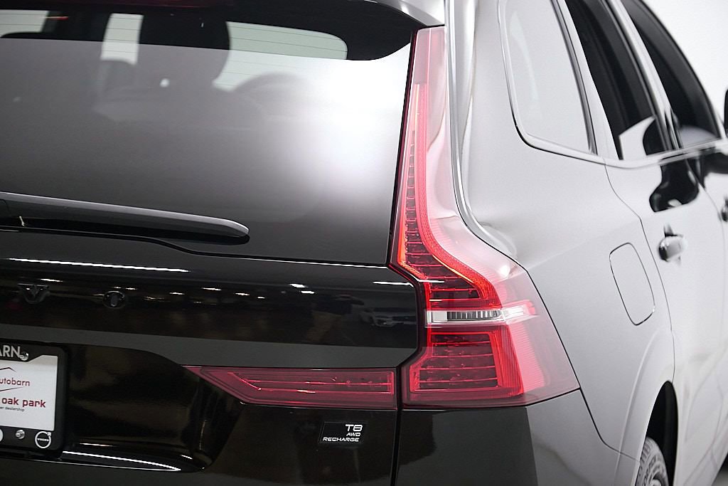 Certified 2024 Volvo XC60 T8 Ultimate image 9