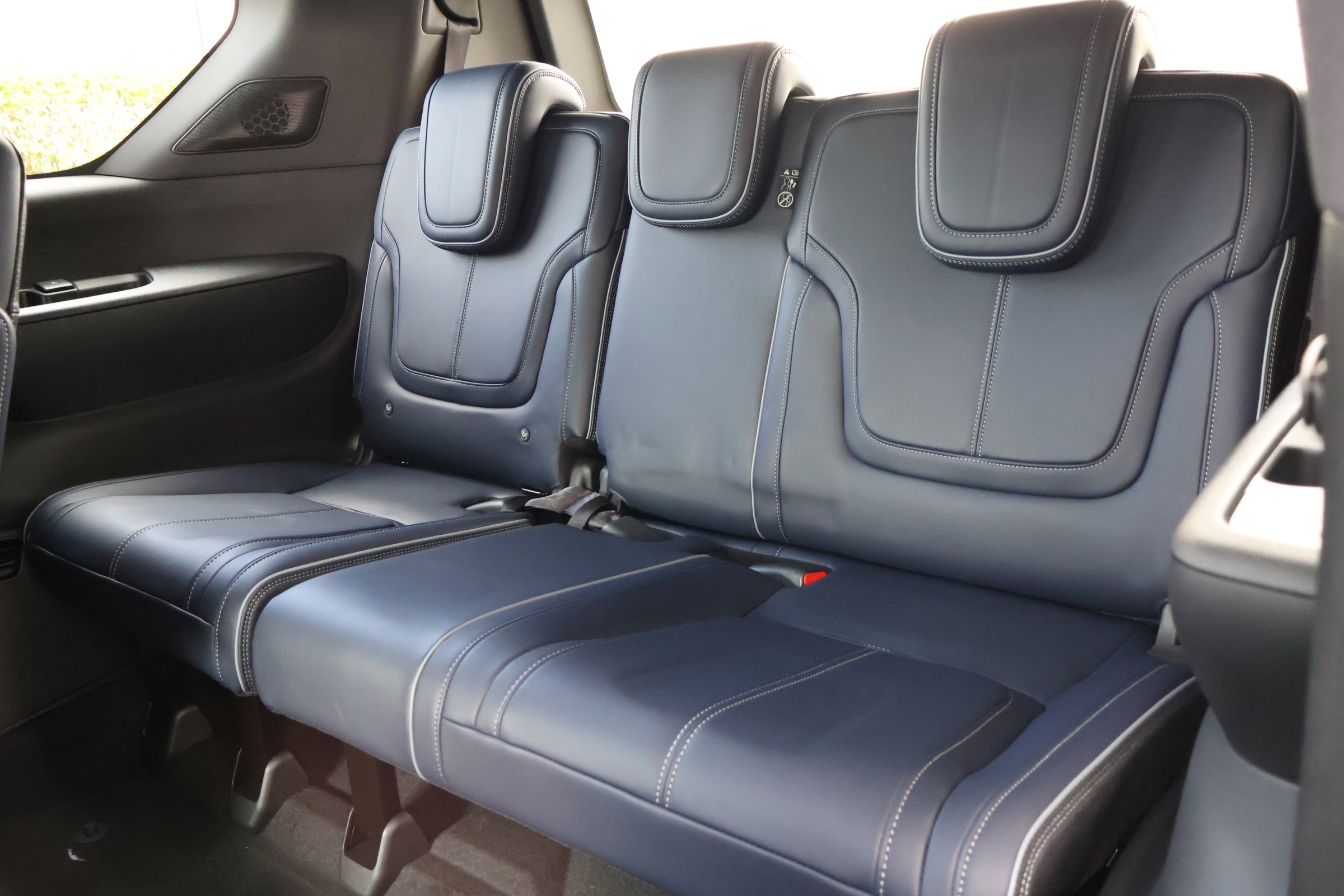 New 2026 INFINITI QX80 4WD image 15