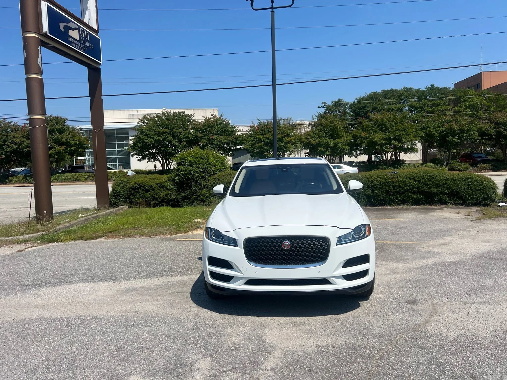 Used 2020 Jaguar F-PACE Premium image 8