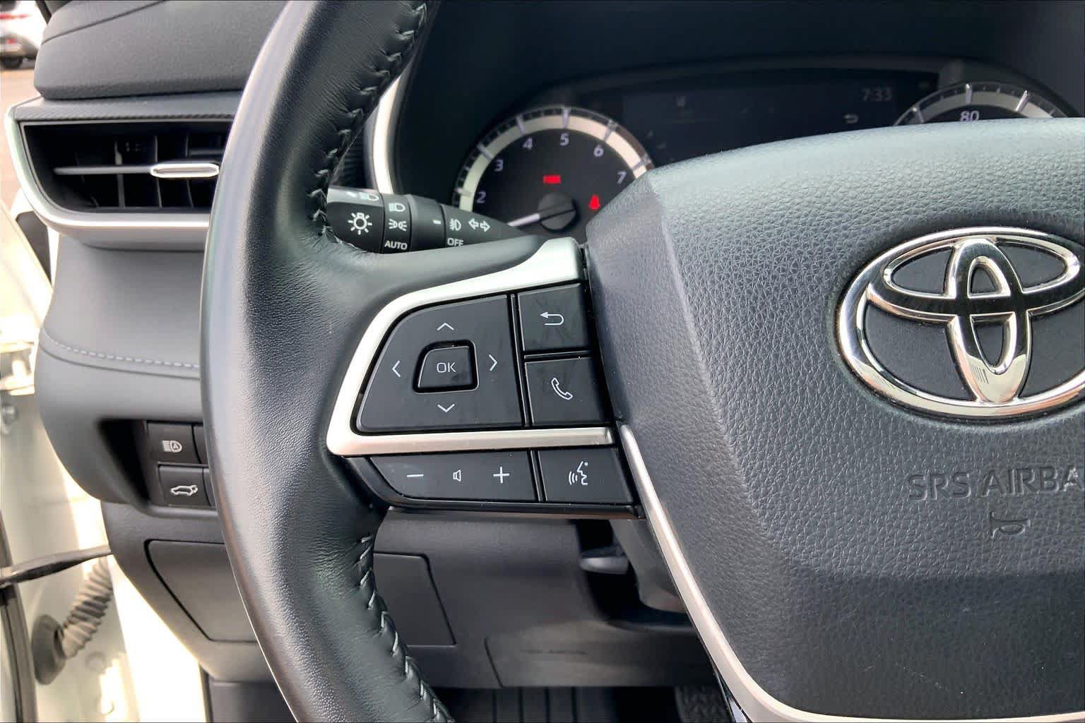 Used 2023 Toyota Highlander XSE FWD image 24