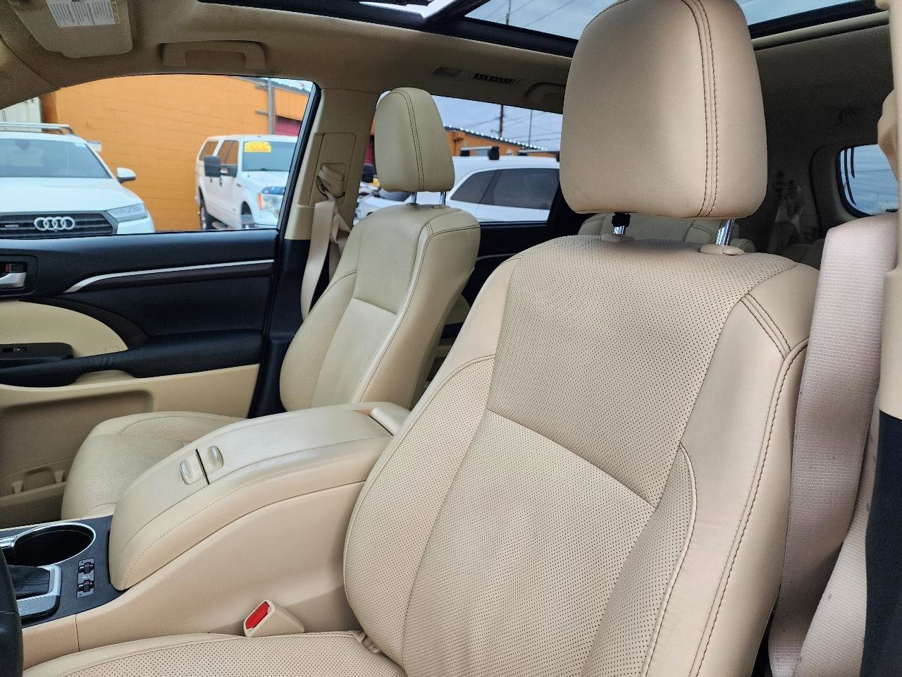 Used 2015 Toyota Highlander Limited Platinum image 15