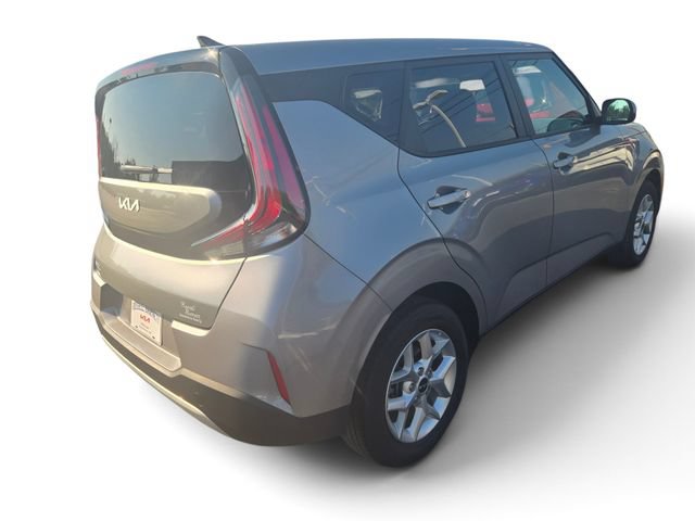 Used 2025 Kia Soul LX w/ LX Technology Package FWD image 13