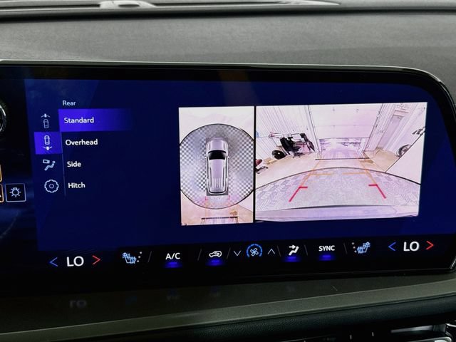 New 2027 Chevrolet Traverse LT w/ Sun and Wheel Package FWD image 16