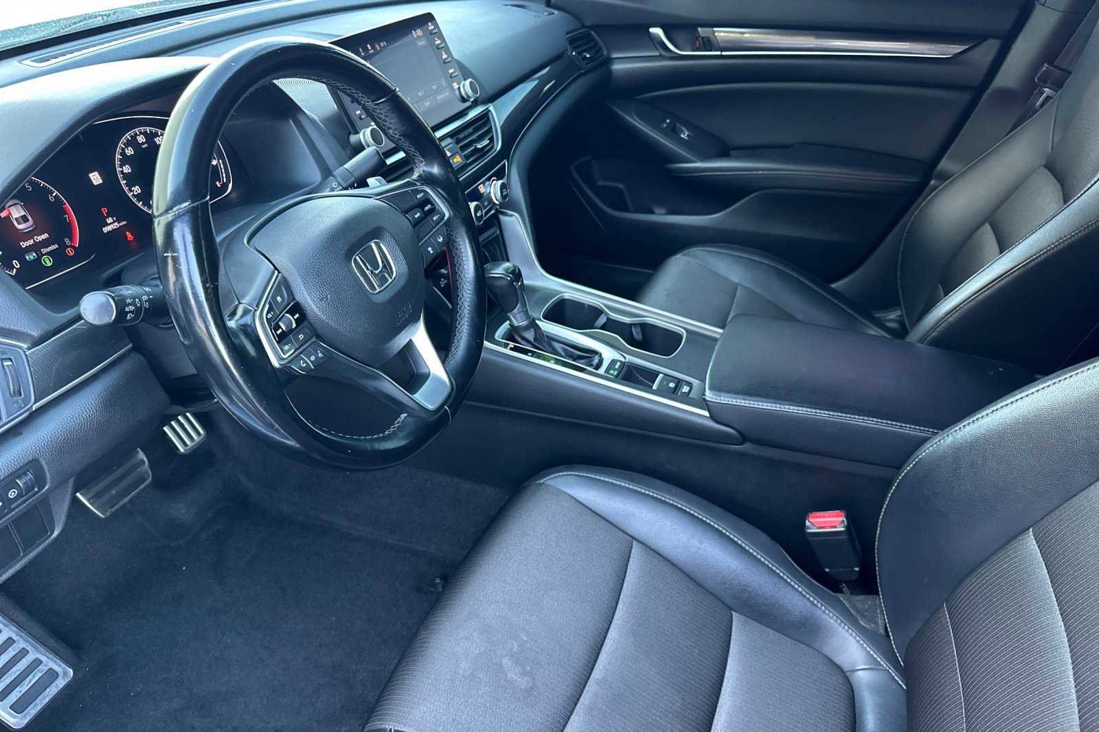 Used 2018 Honda Accord Sport image 10