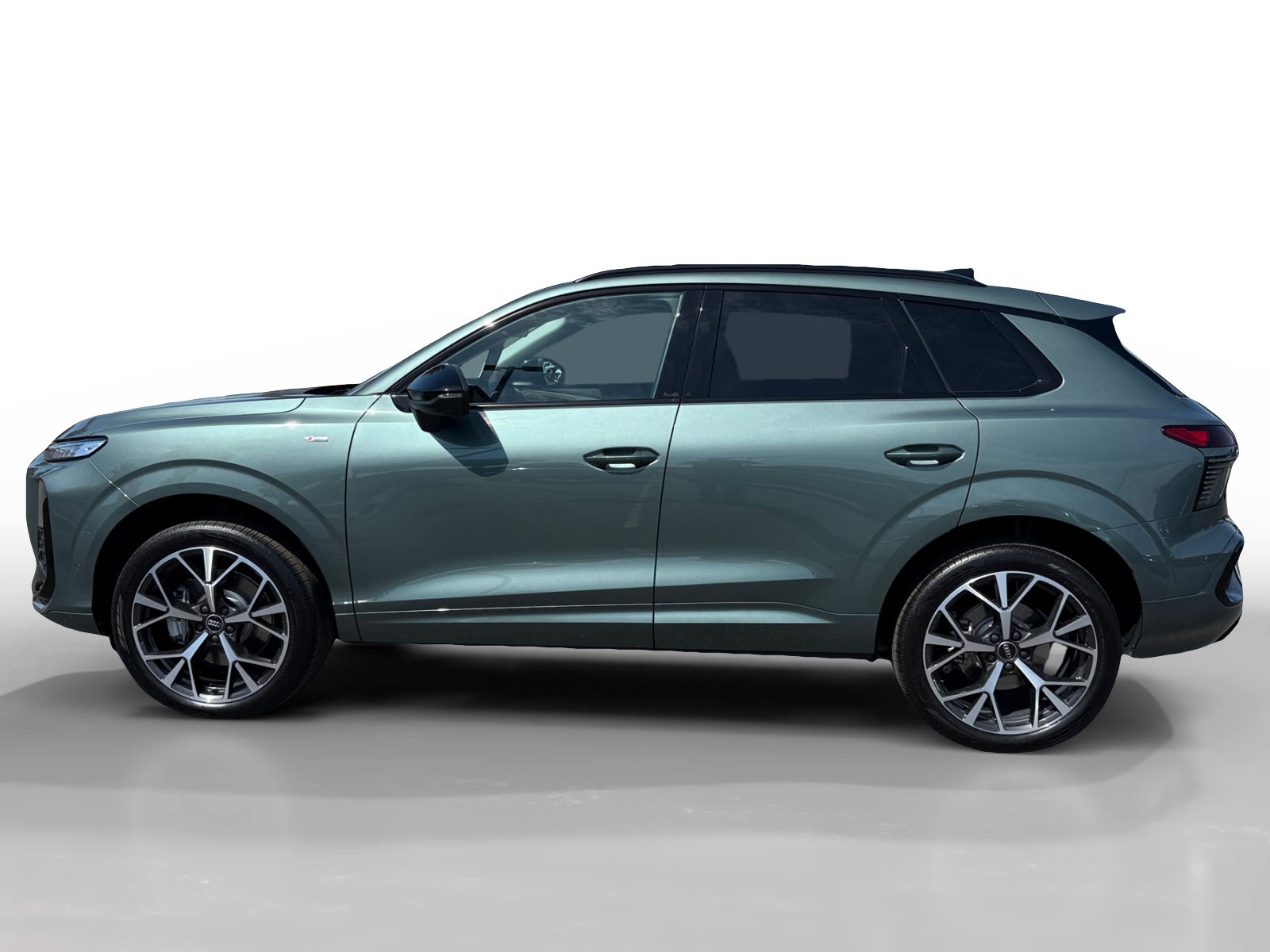 New 2026 Audi Q3 quattro 2.0T AWD/4WD image 2