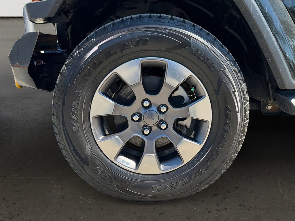 Used 2018 Jeep Wrangler Unlimited Sahara image 10