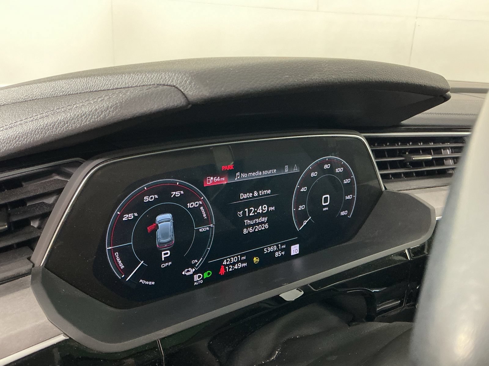 Used 2024 Audi Q8 e-tron Premium Plus w/ Premium Plus Package AWD/4WD image 9