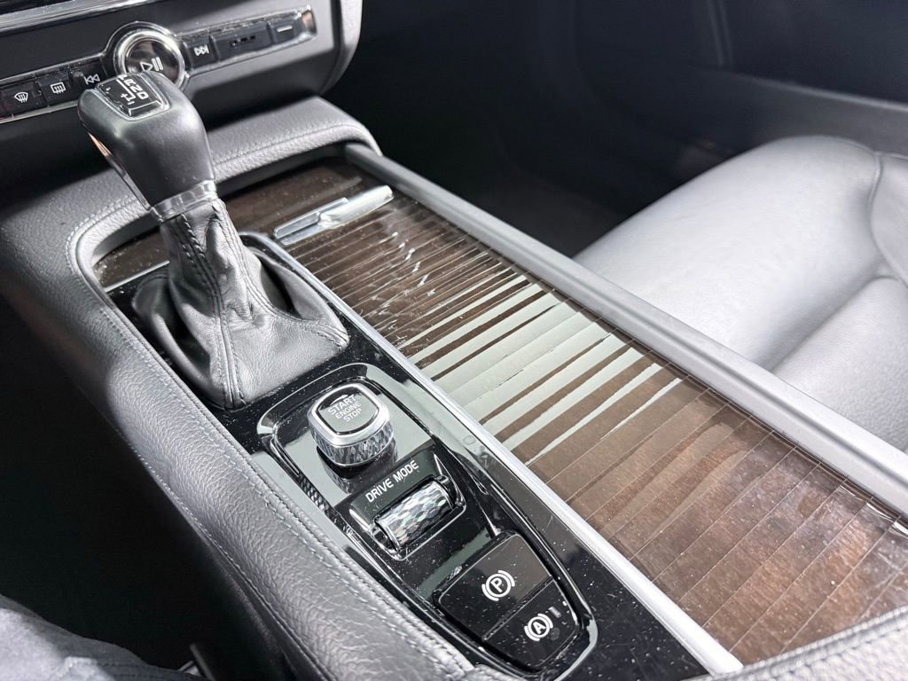 Used 2019 Volvo S90 T6 Momentum image 24