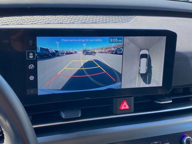 Used 2025 Kia Carnival SX w/ SX Dark Edition Package image 15