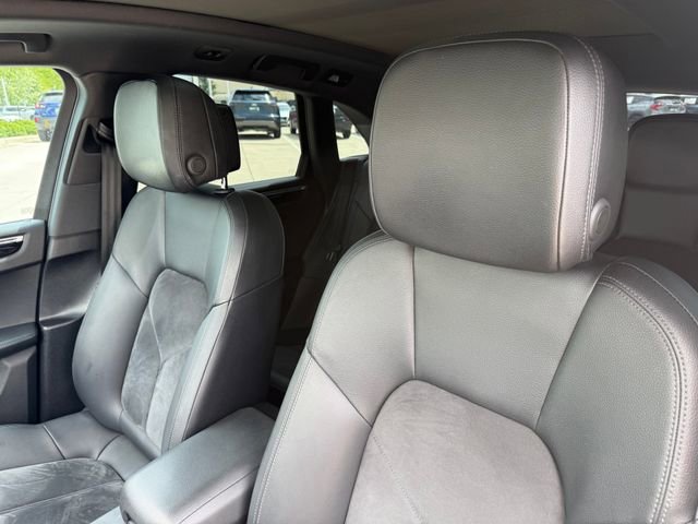 Used 2019 Porsche Macan AWD/4WD image 15