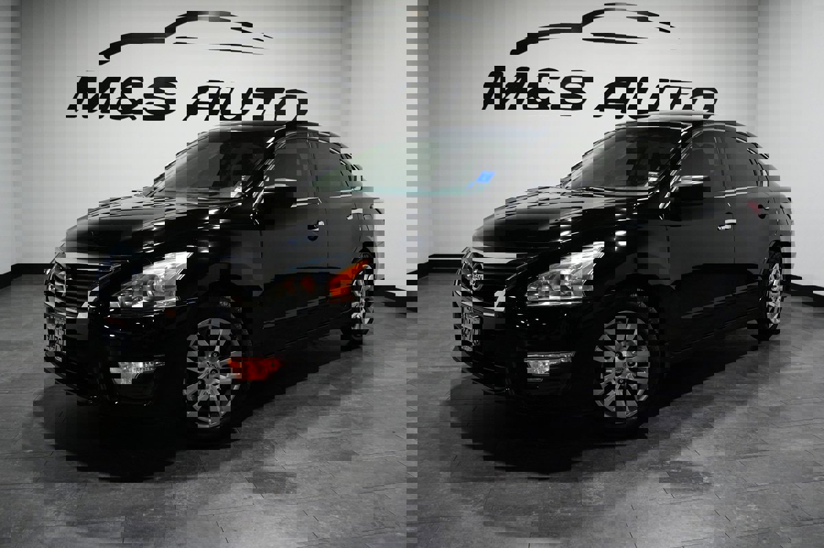 Used 2014 Nissan Altima 2.5 S w/ Display Audio Package FWD image 3