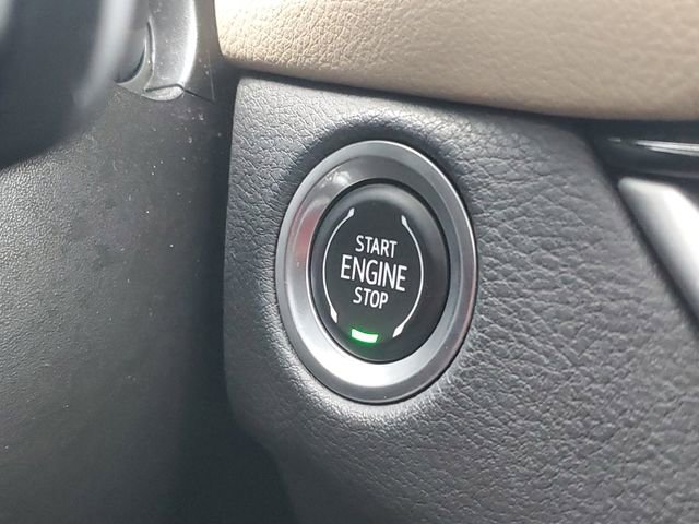 Used 2024 Cadillac XT4 Luxury w/ Cold Weather Package image 21