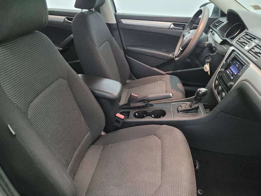 Used 2017 Volkswagen Passat 1.8T S FWD image 21