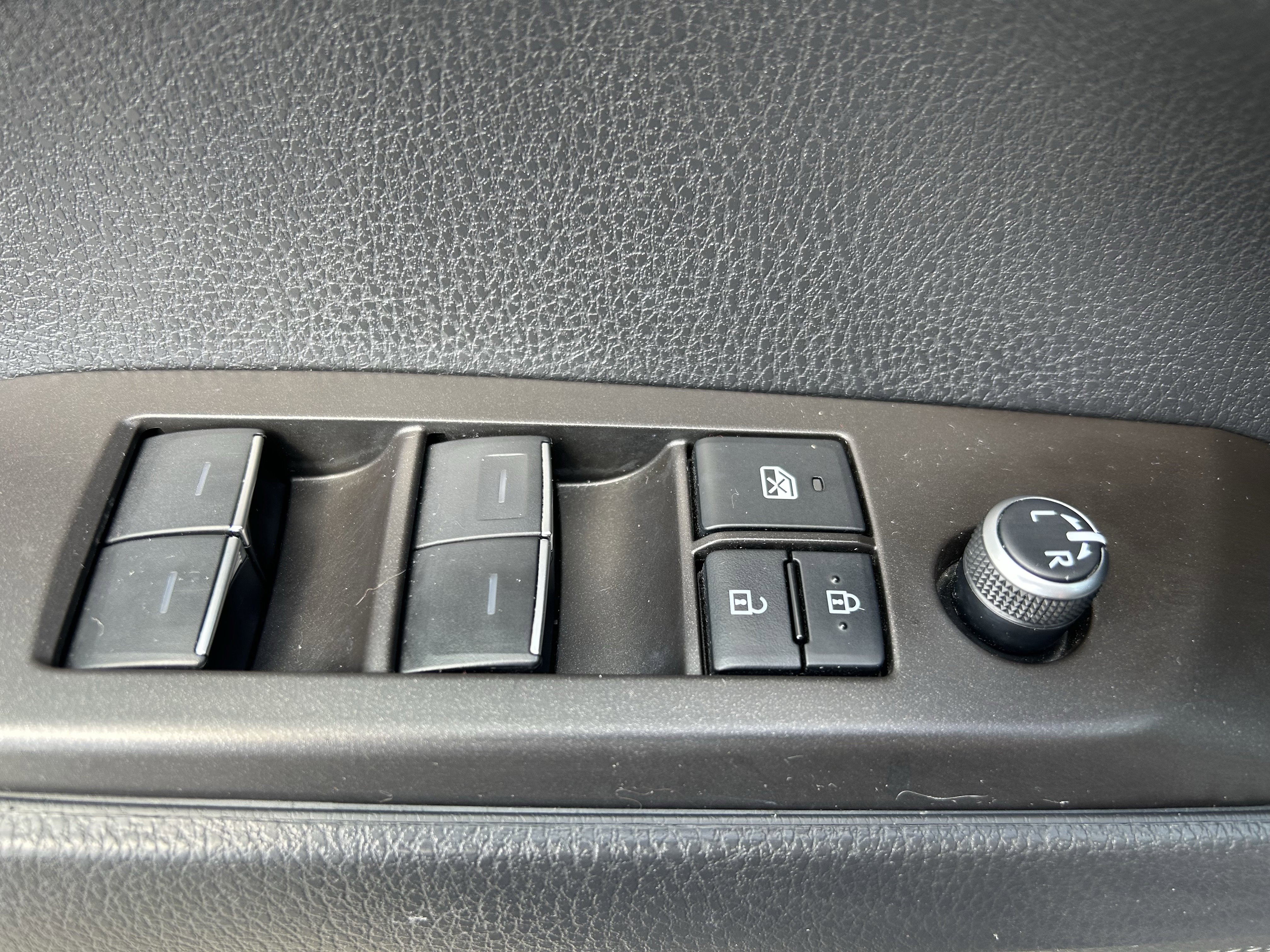 Certified 2022 Toyota Camry XLE w/ Navigation Upgrade Package image 15