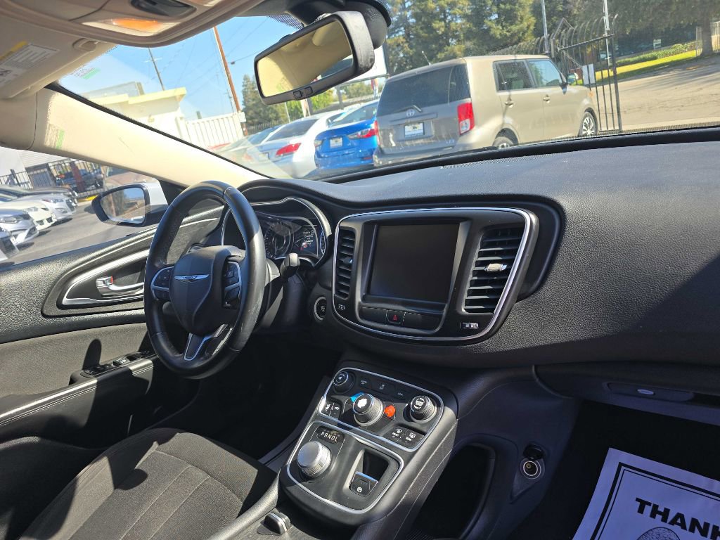 Used 2016 Chrysler 200 Limited w/ Convenience Group image 16