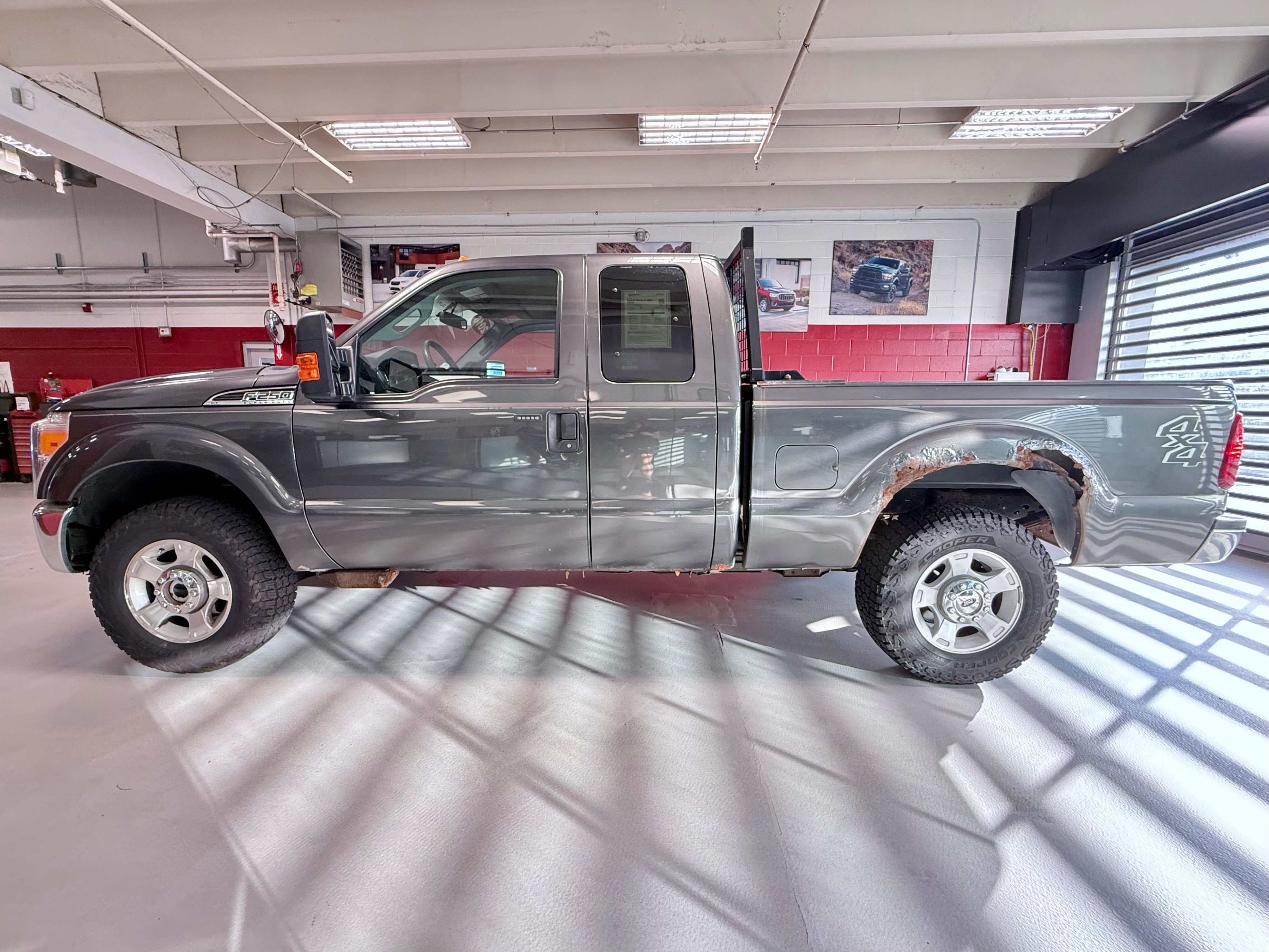 Used 2016 Ford F250 XLT w/ XLT Value Package AWD/4WD image 2