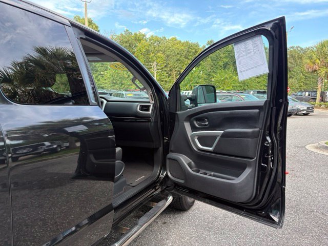 Used 2018 Nissan Titan SV AWD/4WD image 31