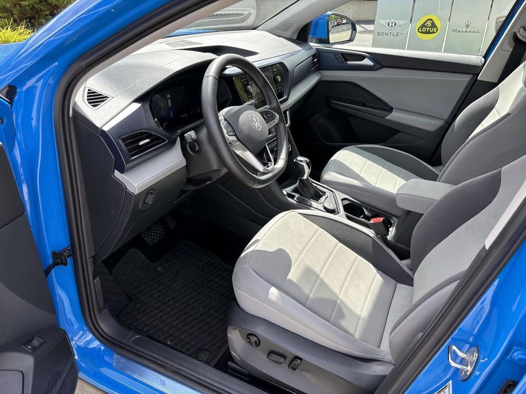Used 2024 Volkswagen Taos SE image 25