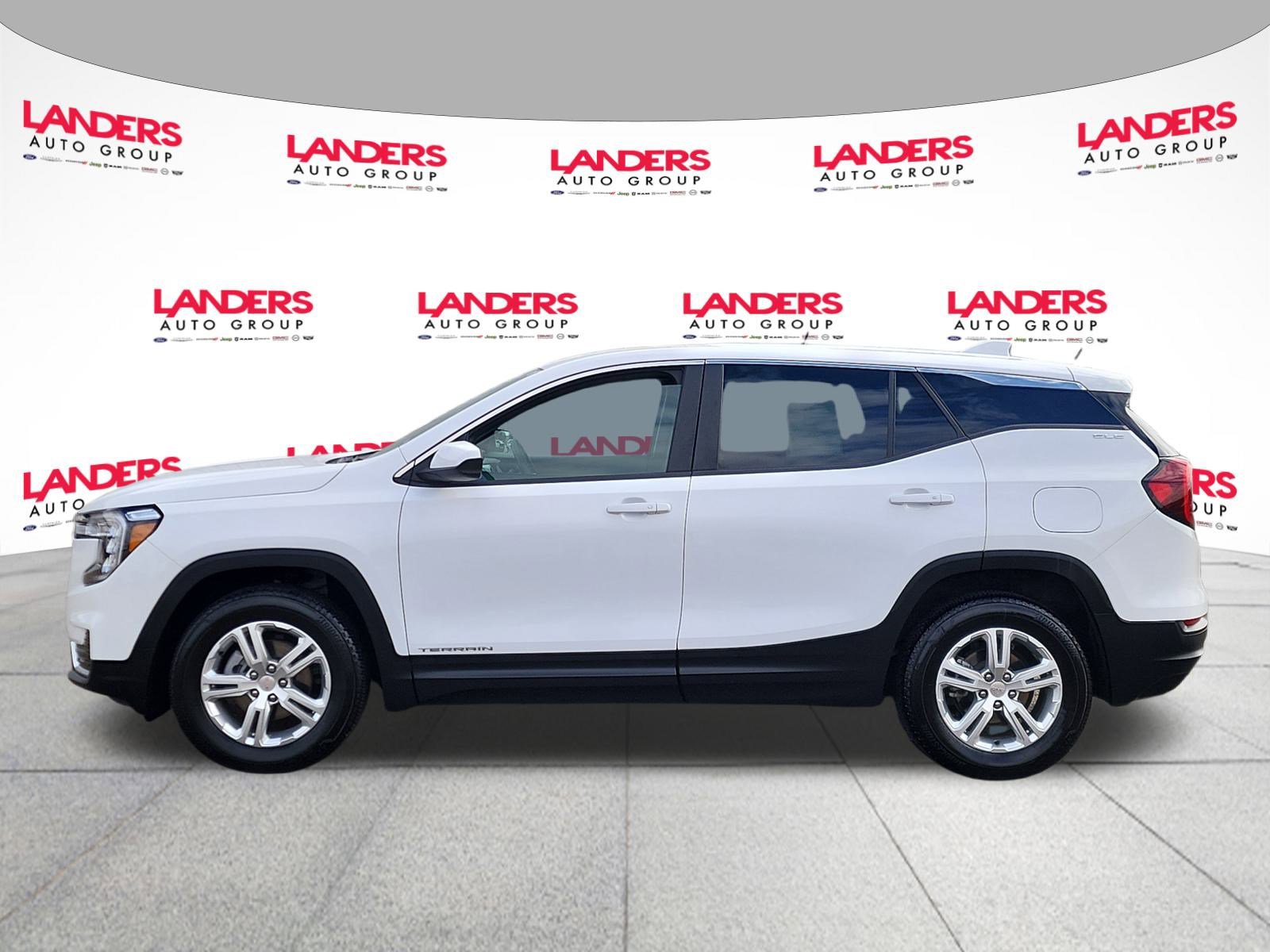 Used 2024 GMC Terrain SLE image 6