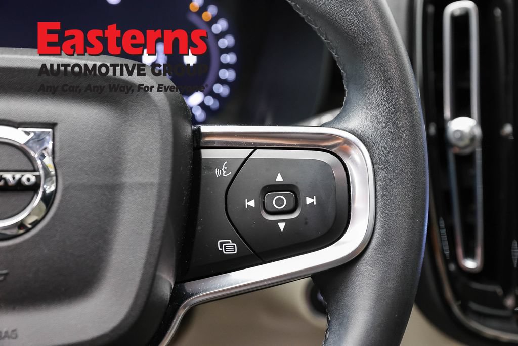 Used 2023 Volvo XC40 B4 Ultimate FWD image 16