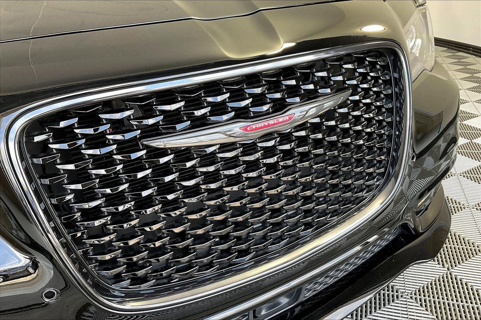 Used 2023 Chrysler 300 S w/ Comfort Group image 33