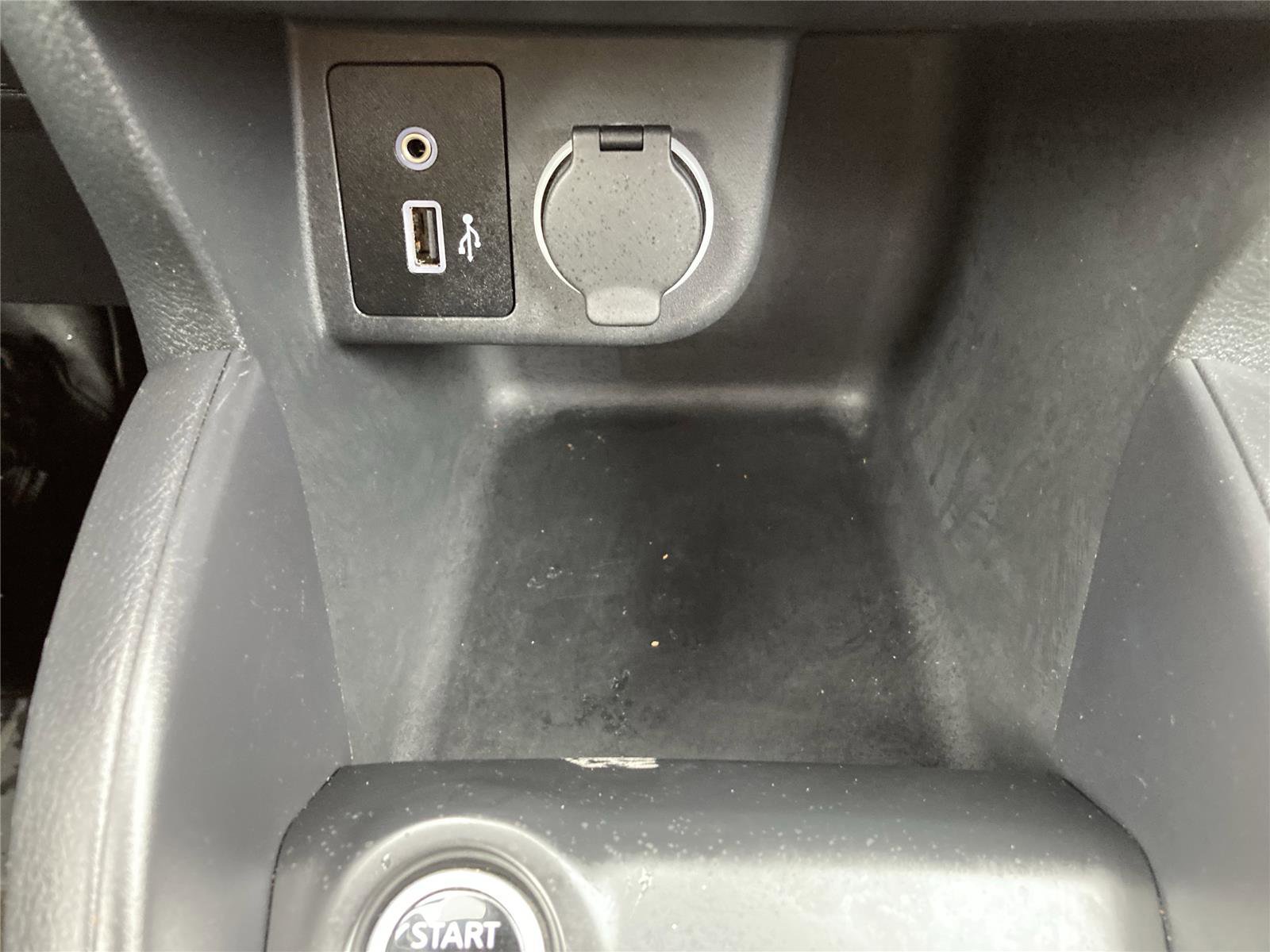 Used 2023 Nissan Kicks S image 17