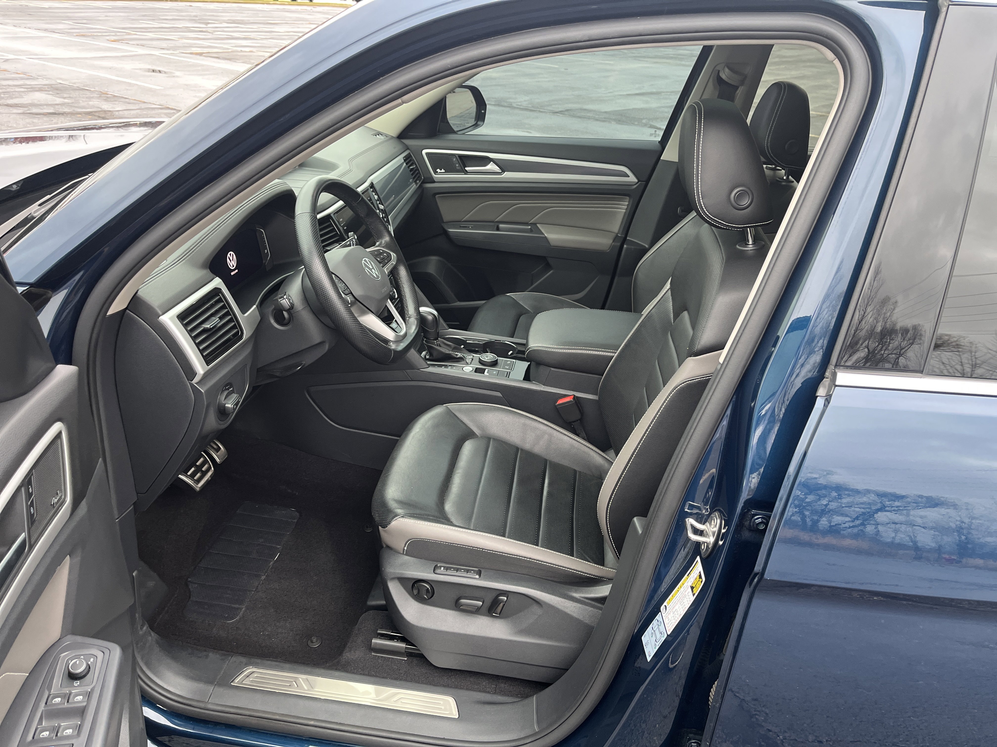 Used 2021 Volkswagen Atlas SEL Premium image 9