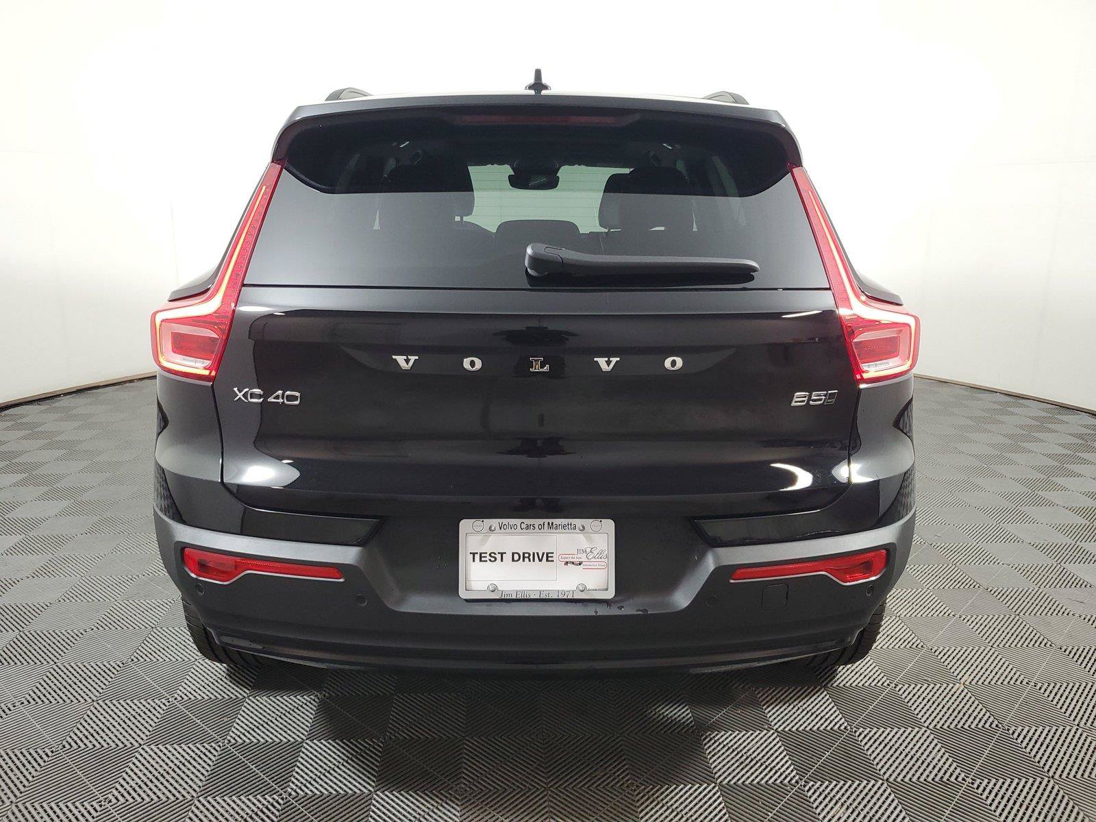 New 2026 Volvo XC40 B5 Plus w/ Protection Package Premier AWD/4WD image 5