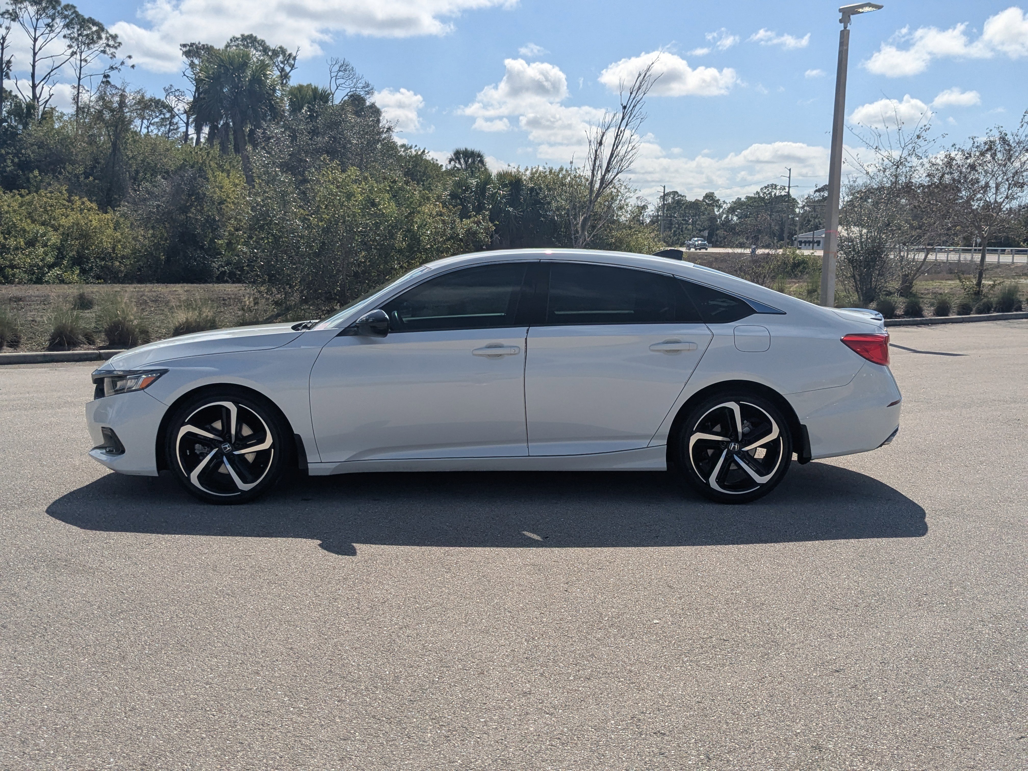 Used 2021 Honda Accord Sport image 8