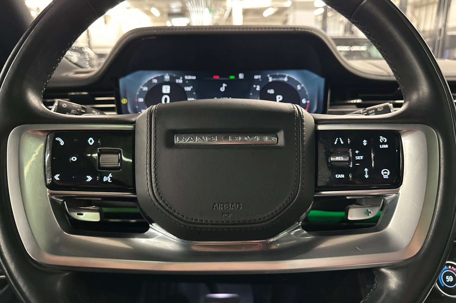 Used 2023 Land Rover Range Rover SE image 18