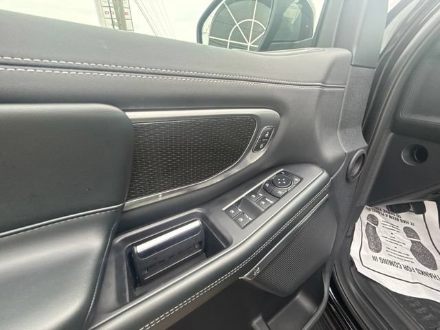 Used 2026 Ford Expedition Platinum w/ Stealth Appearance Package AWD/4WD image 12