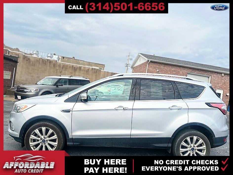 Used 2017 Ford Escape Titanium FWD image 2