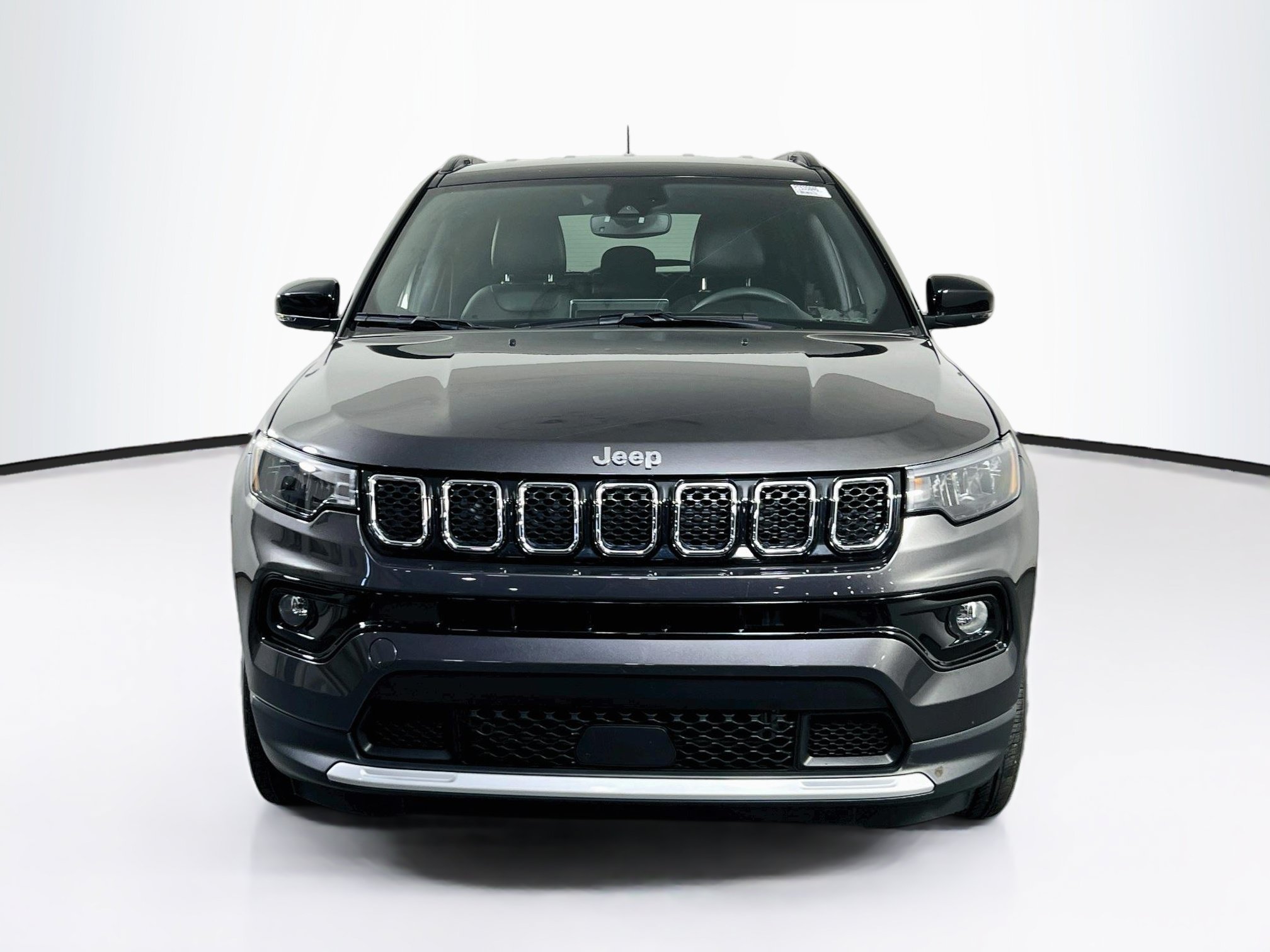 Used 2023 Jeep Compass Limited AWD/4WD image 2