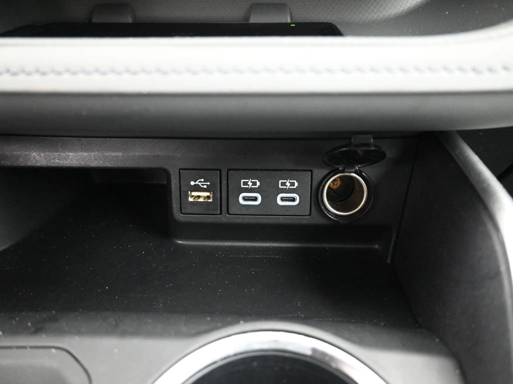 Used 2023 Toyota Highlander XLE image 21