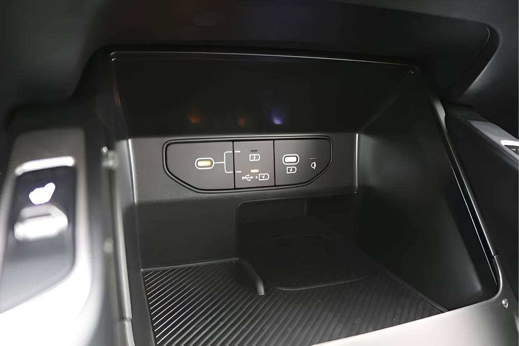 New 2025 Kia Sorento S image 17