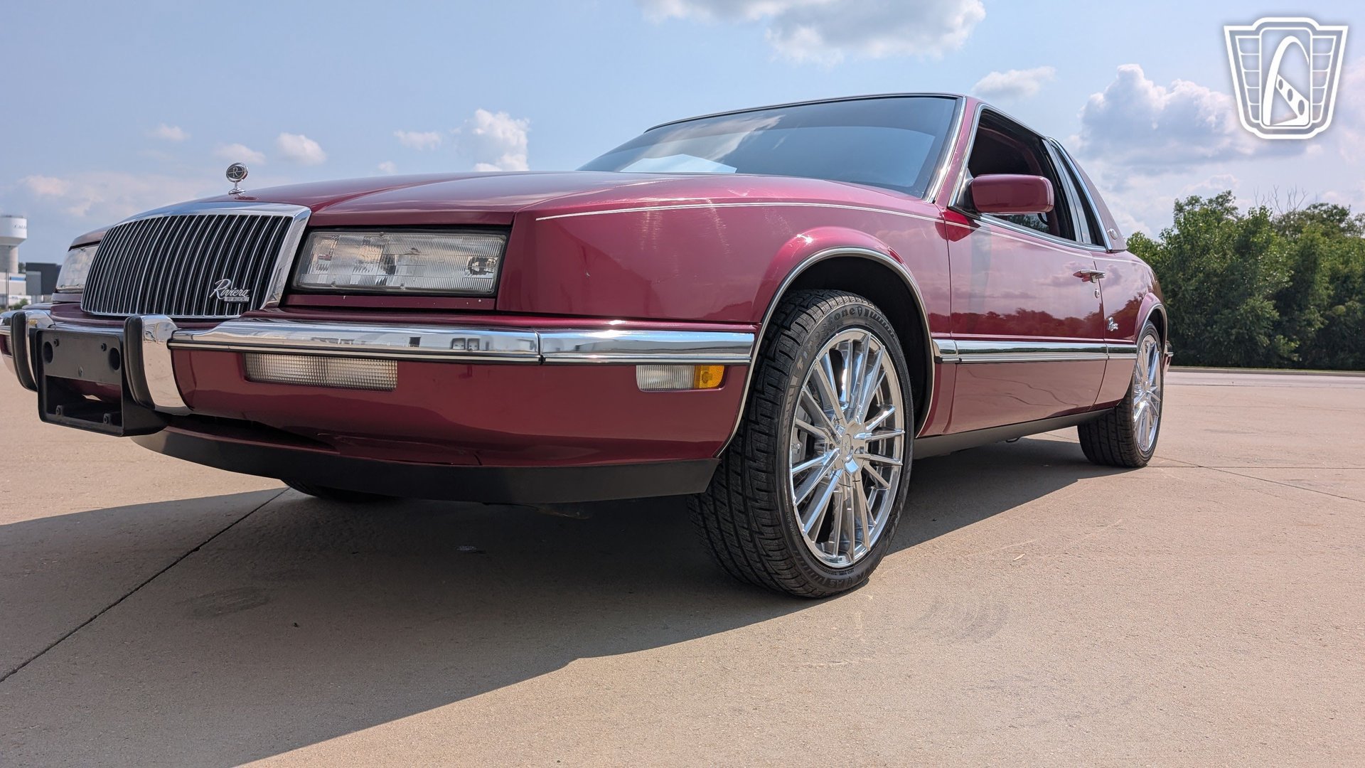 Used 1990 Buick Riviera Coupe FWD image 4