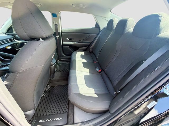 New 2026 Hyundai Elantra SE FWD image 23