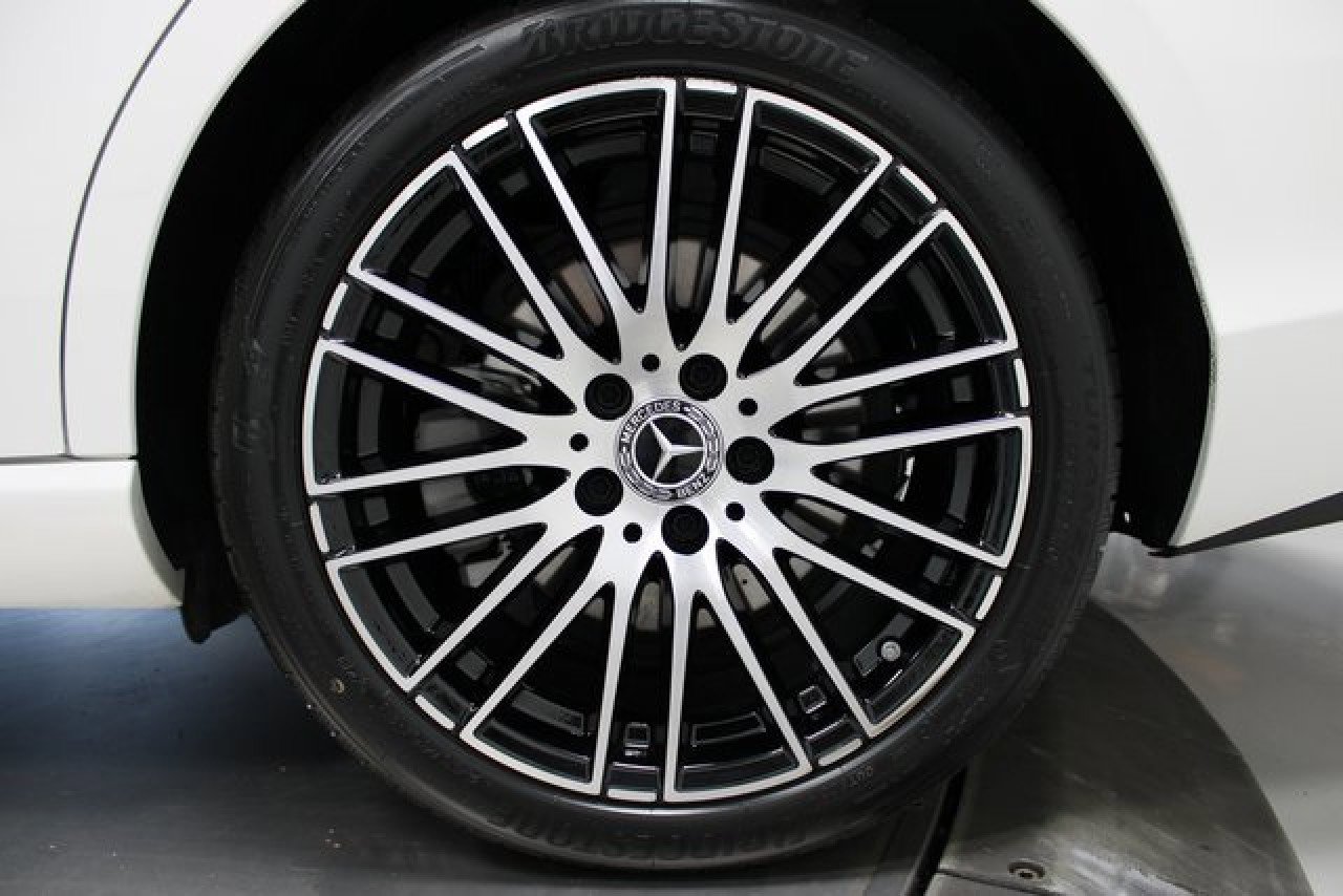 Used 2024 Mercedes-Benz C 300 4MATIC Sedan w/ Exclusive Trim Package image 34