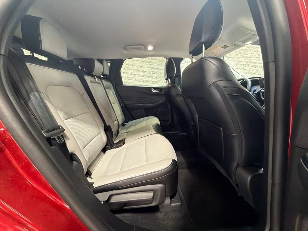 Used 2025 Ford Escape SE FWD image 10