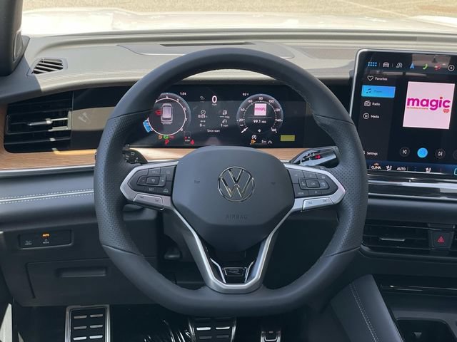 New 2026 Volkswagen Tiguan SEL R-Line AWD/4WD image 8