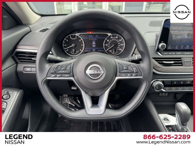 Used 2025 Nissan Altima 2.5 SV FWD image 15