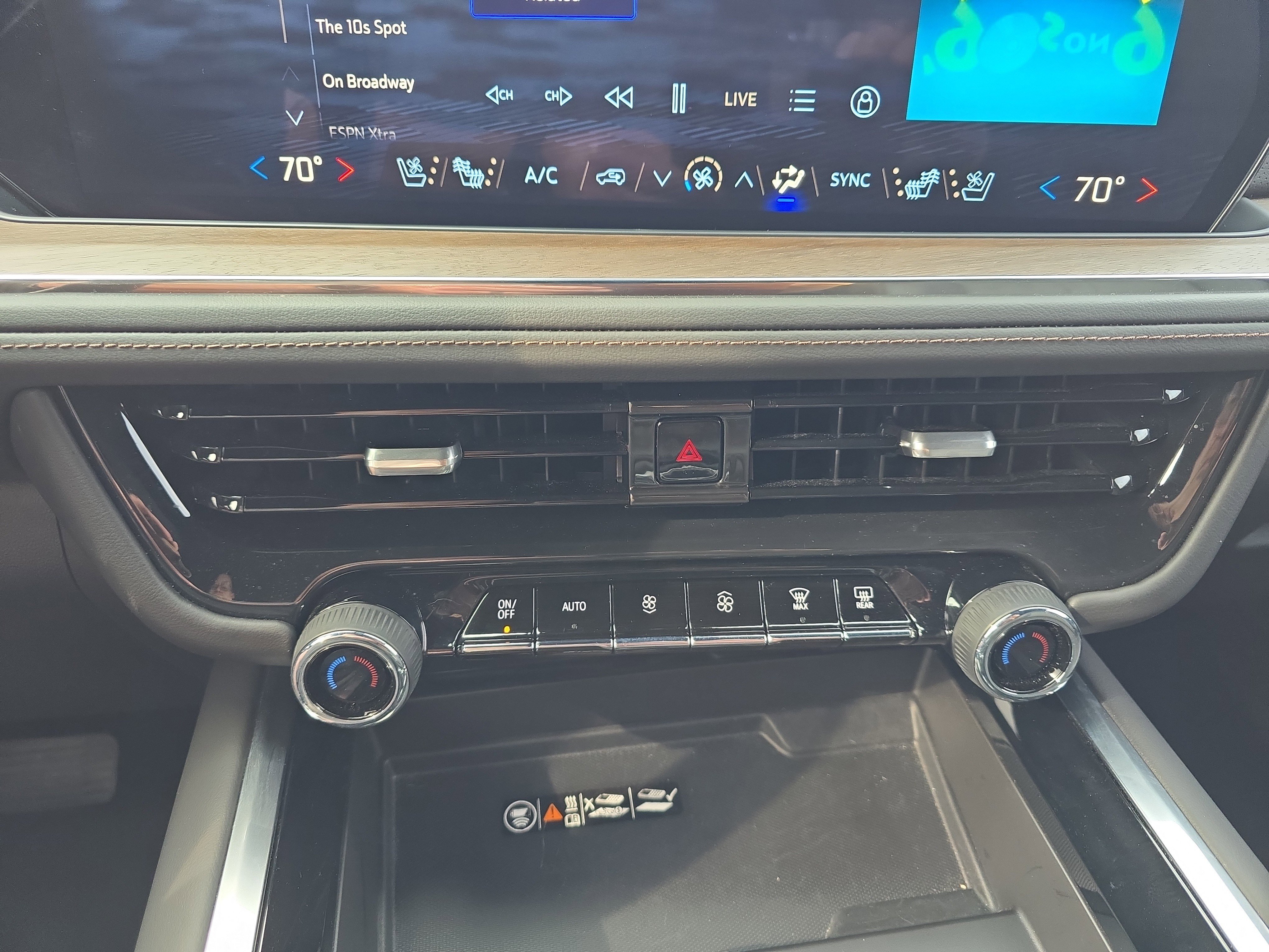 Used 2025 Chevrolet Tahoe High Country image 27