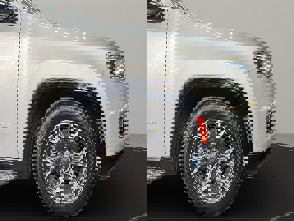 Used 2023 Jeep Wagoneer Series III w/ Preferred Equipment Group image 30