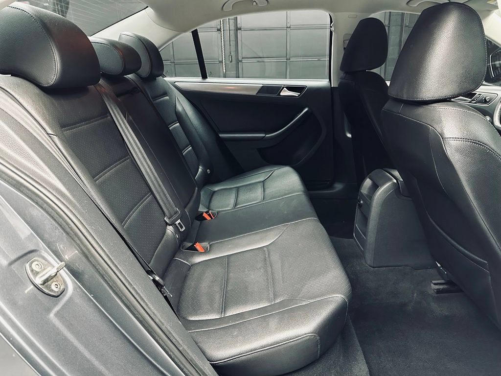 Used 2015 Volkswagen Jetta TDI SE FWD image 21