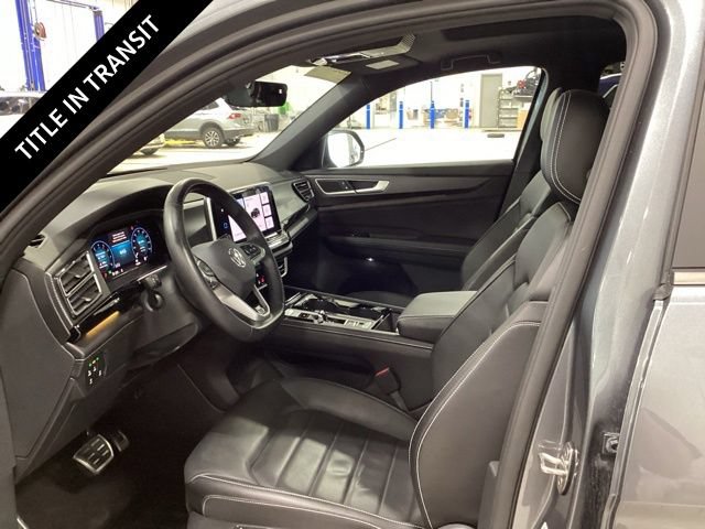 Used 2024 Volkswagen Atlas Cross Sport SEL R-Line AWD/4WD image 10