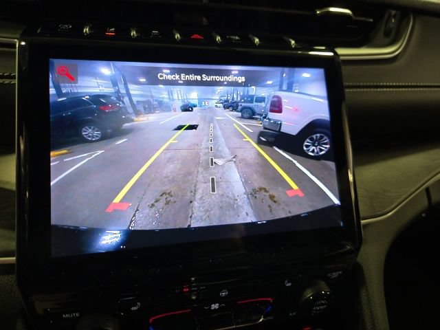 Used 2025 Jeep Grand Cherokee L Limited AWD/4WD image 14