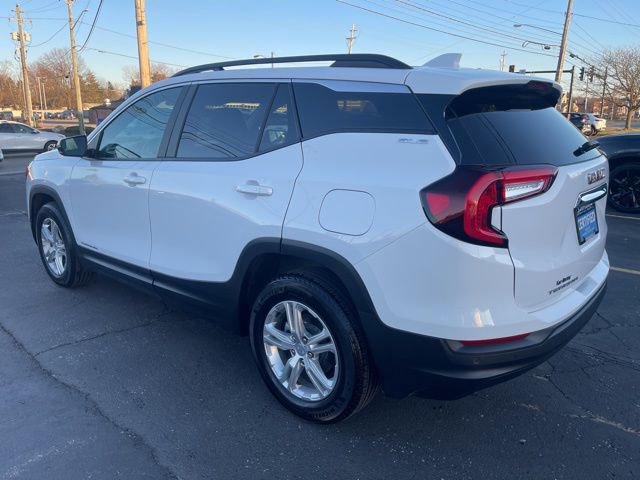 Certified 2023 GMC Terrain SLE w/ Driver Convenience Package image 4